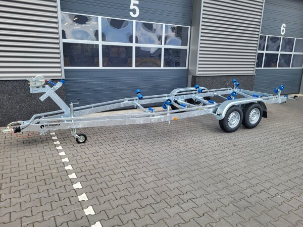 Vlemmix J Trailer - Bootsanhänger 7m 3000kg (2x1500kg Achse)